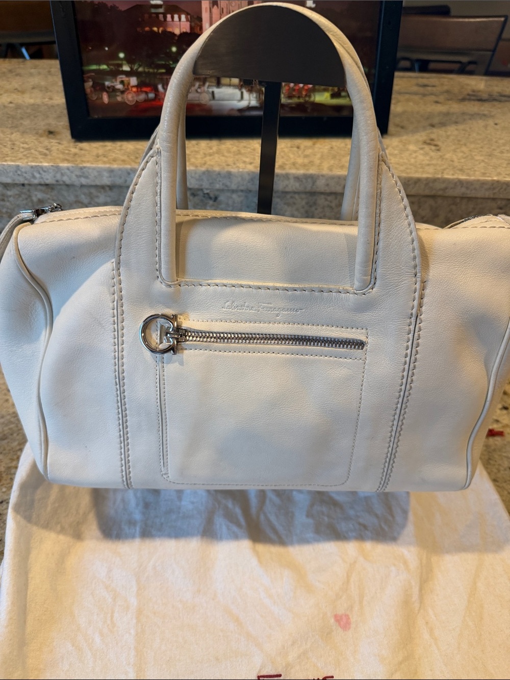 Authentic Salvatore Ferragamo Vintage White Leather Satchel Bag AU-21/5309